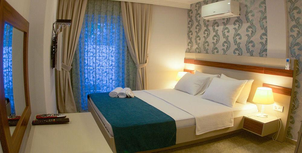 Blue Marin Hotel Битез Екстериор снимка