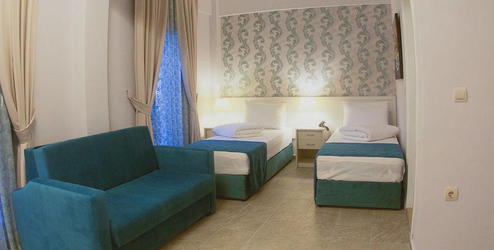 Blue Marin Hotel Битез Екстериор снимка