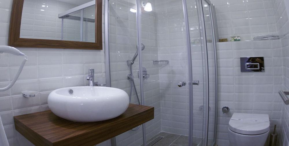 Blue Marin Hotel Битез Екстериор снимка