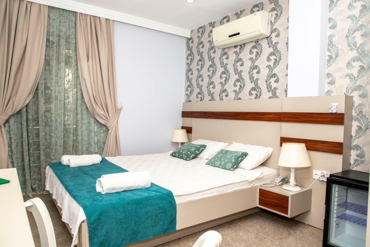 Blue Marin Hotel Битез Екстериор снимка
